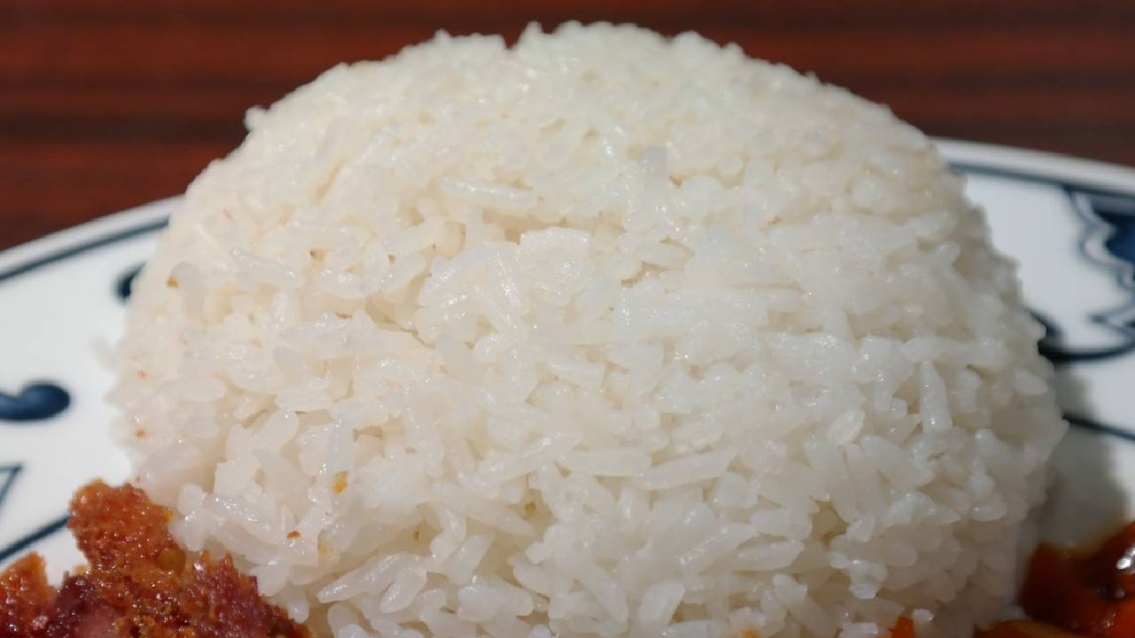 Beyaz pirinç pilavı nasıl yapılır? İşte tane tane lapa olmayan sade pirinç pilavı tarifi