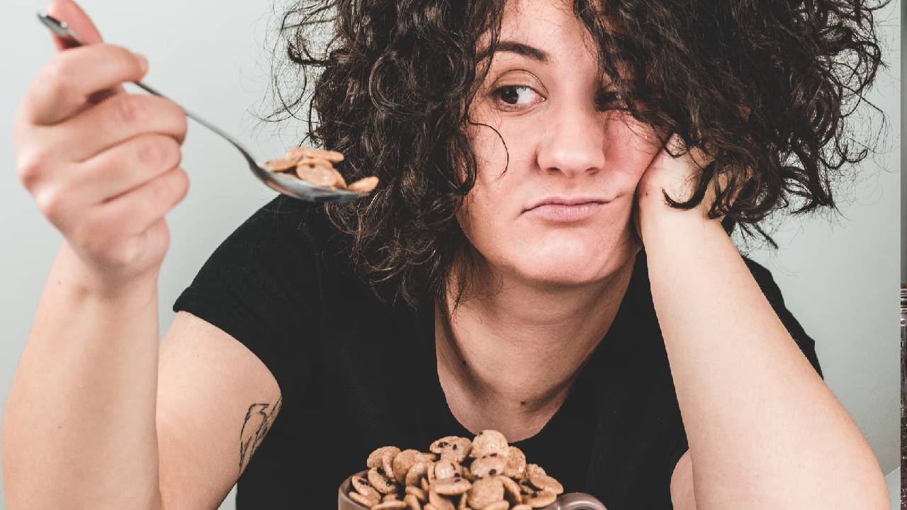 Yemek yedikten sonra bile aç mı hissediyorsunuz? İşte sürekli açıkma hissinizin nedenleri...