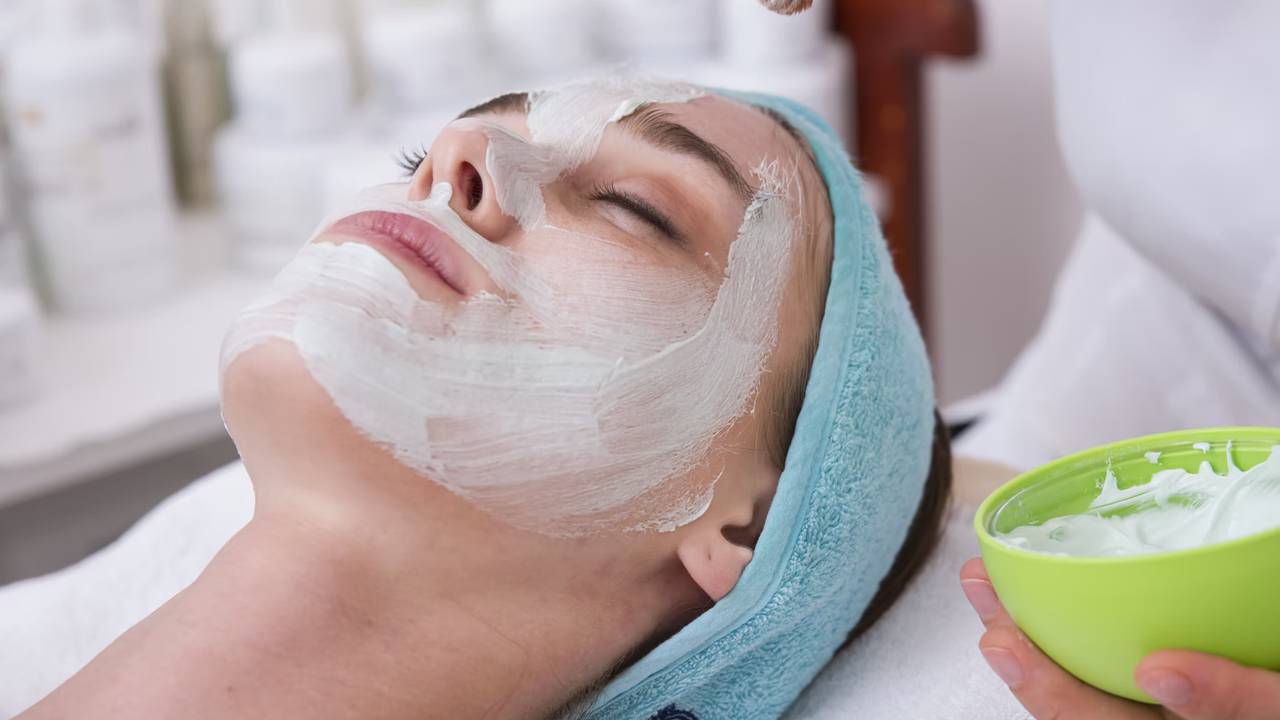 Dermatologlara göre sağlıklı bir cilt için olmazsa olmaz rutinler