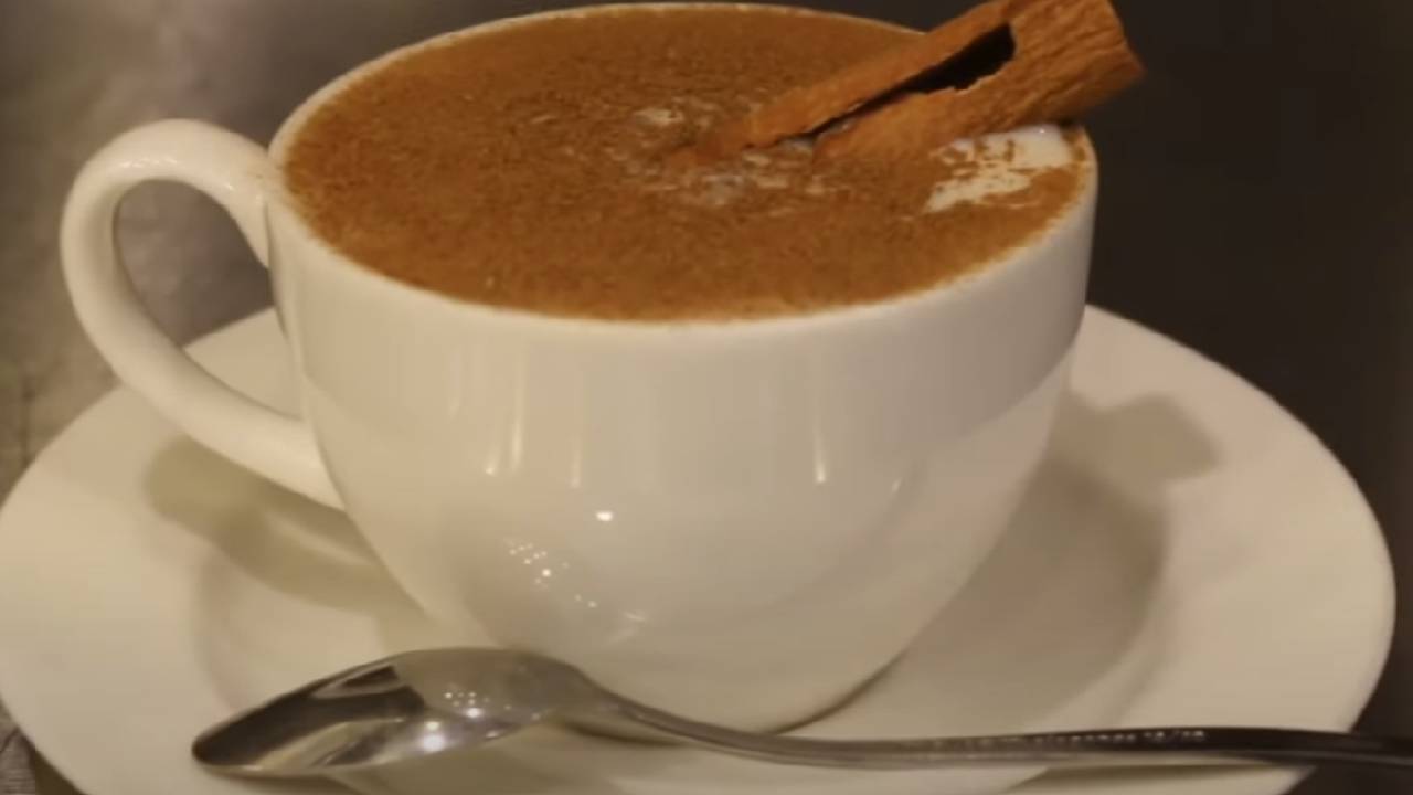 Tarifi çoğumuzun gidip içtiği o meşhur pastaneden alındı! Evde gerçek salep nasıl yapılır?