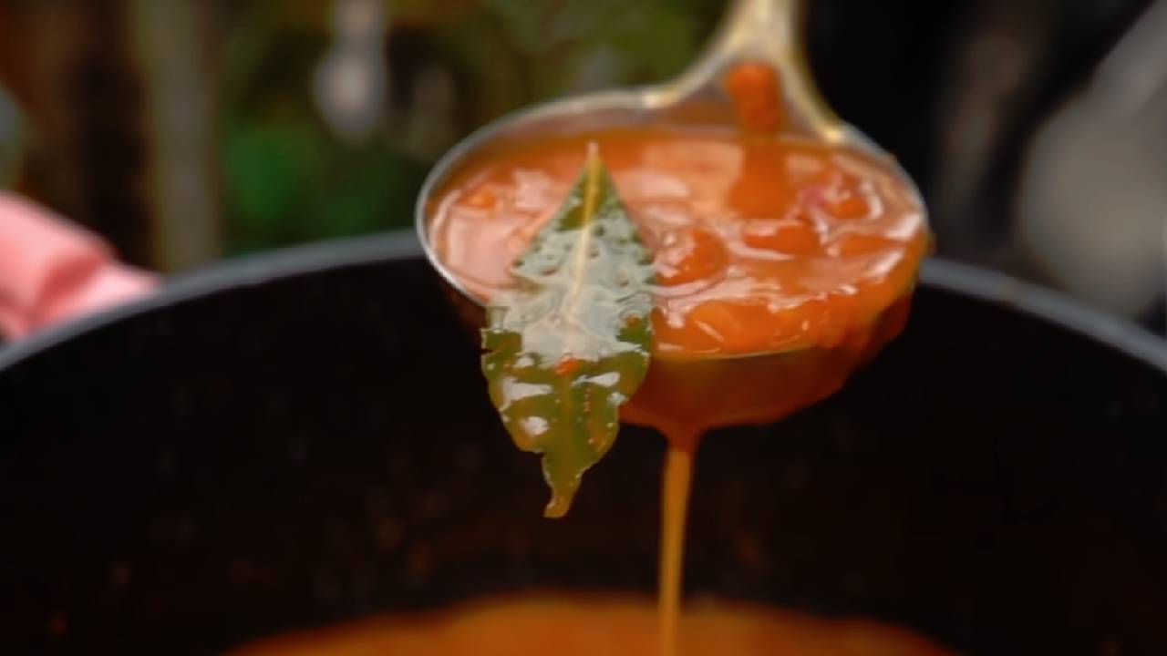 Domates sosundan orjinal domates çorbası nasıl yapılır? Tarifi ve  püf noktası...