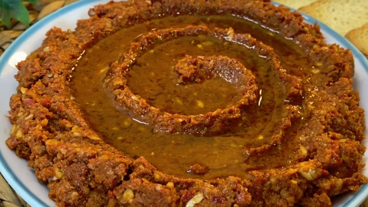 En lezzetli kuru domates ezmesi nasıl yapılır?