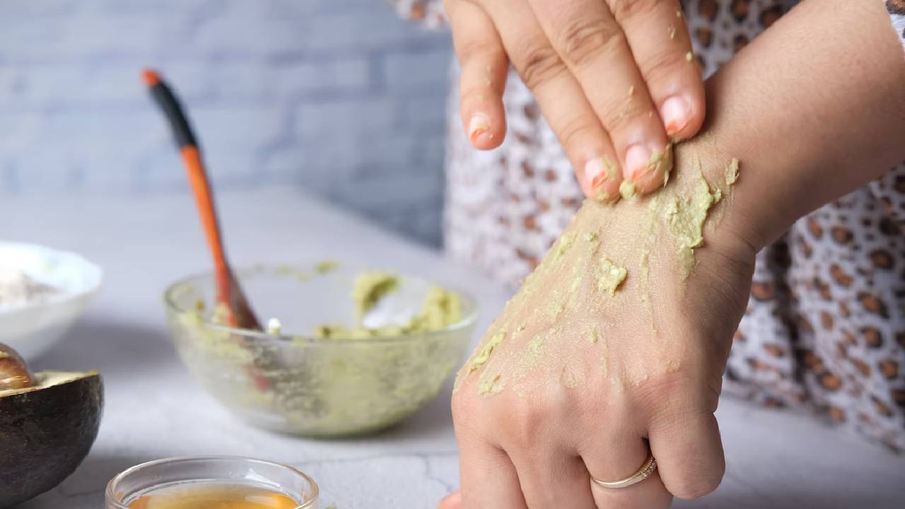 Ellerin kırışıklığına ne iyi gelir? El yaşlanması nasıl önlenir?