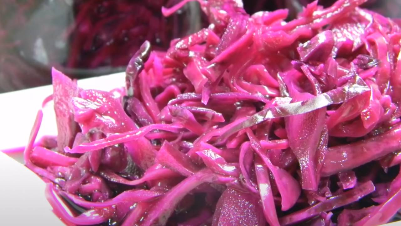 Lokanta usulü sirkesiz kırmızı lahana turşusu nasıl yapılır, tarifi nasıldır?