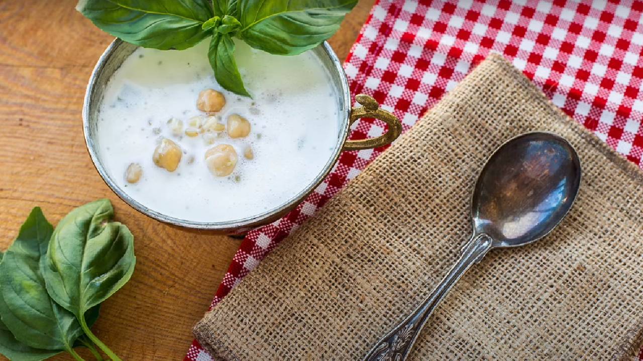 Erzurum usulü soğuk ayran aşı çorbası nasıl yapılır?