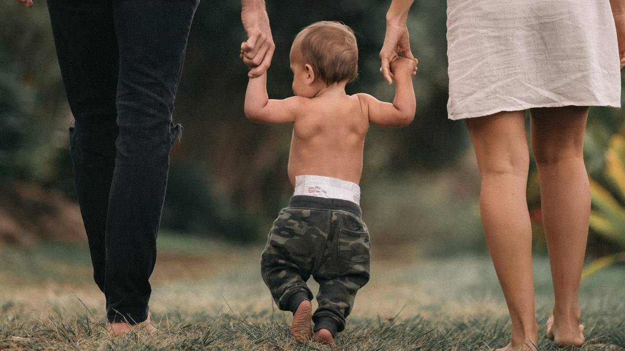 Bebekler ne zaman yürümeye başlar?