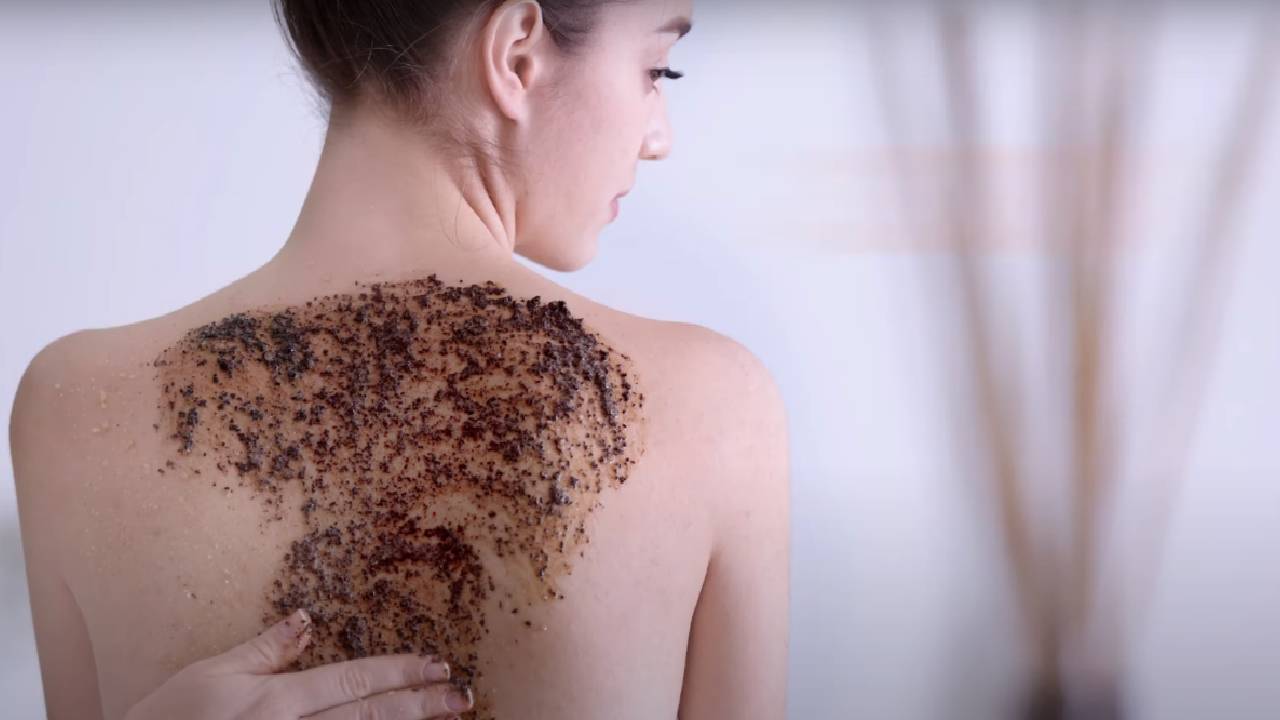 Pahalı ürünlere hiç gerek yok! Etkisi kanıtlanmış ev yapımı 5 vücut peelingi tarifi