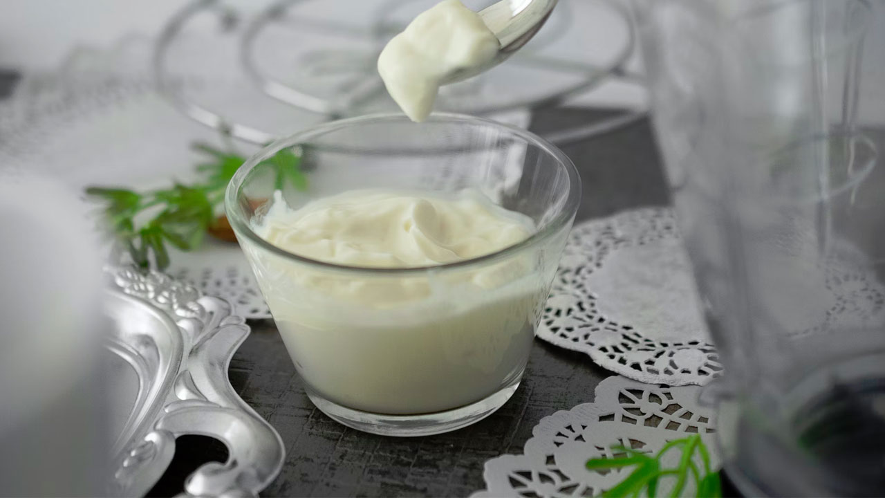 Gece yatmadan önce limon, 1 kase yoğurt ve pul biber karışımını yemek o sorunu geçiriyor