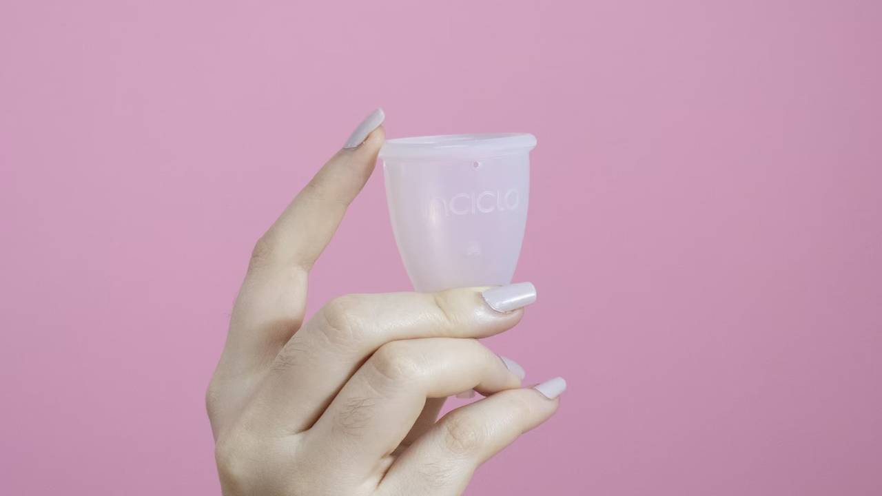 Menstrüal Cup (Mens Cup) Nedir? Adet Kabı Nasıl Takılır?