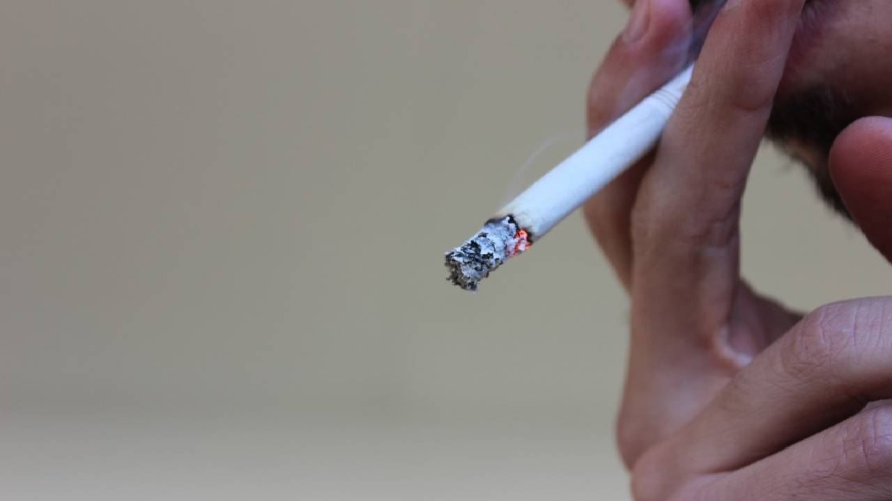 Odaya sinen sigara kokusu nasıl giderilir? Neler yapmak gerekir?