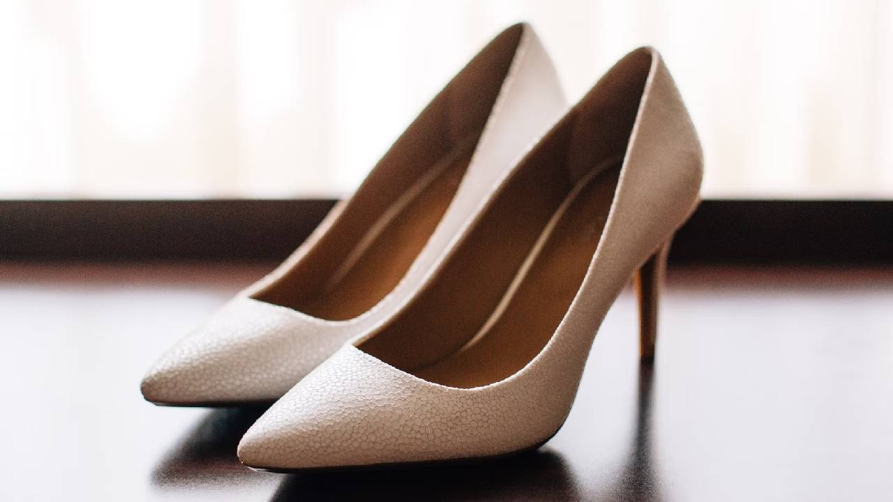 Deri ayakkabılarınızı pırıl pırıl yapan 4 doğal yöntem