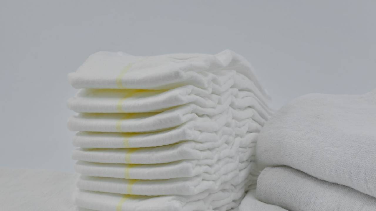 Bebek bezi değiştirirken neler kullanılır? İşte 10 adımda bebek bezi değiştirme