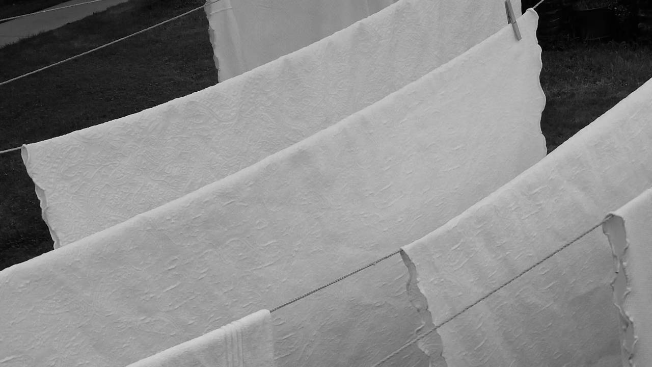 Beyaz çamaşırlardan inatçı lekeler nasıl çıkarılır?